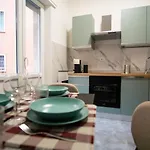 Vatican Comfortable 5 Bedroom Flat - 6 Min Metro A By Orpi Rent